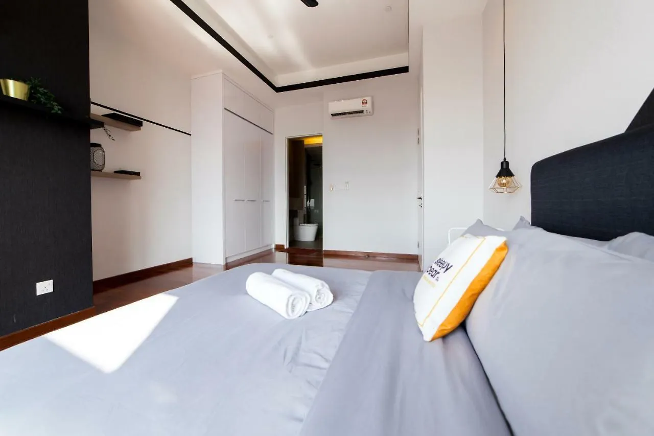 Azure Residences By Sleepy Bear Paradigm Mall Petaling Jaya 0*,  Malaysia